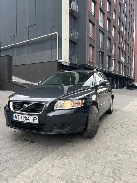 Volvo V50 2010 - 1