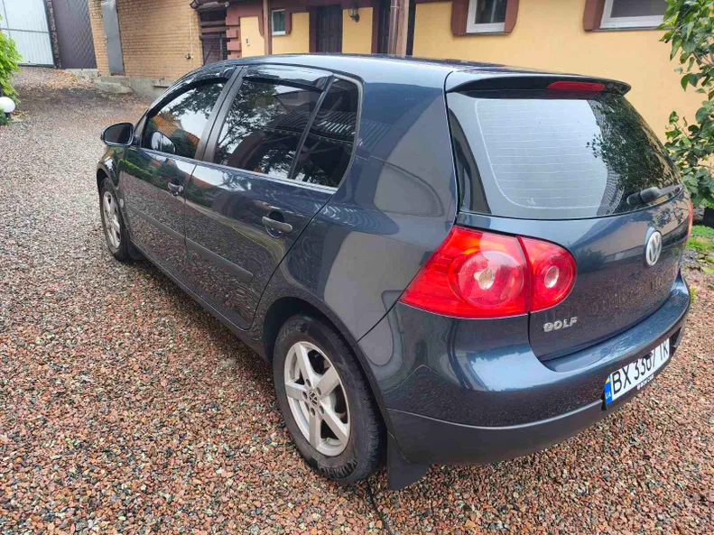 Volkswagen Golf 2005 - 7