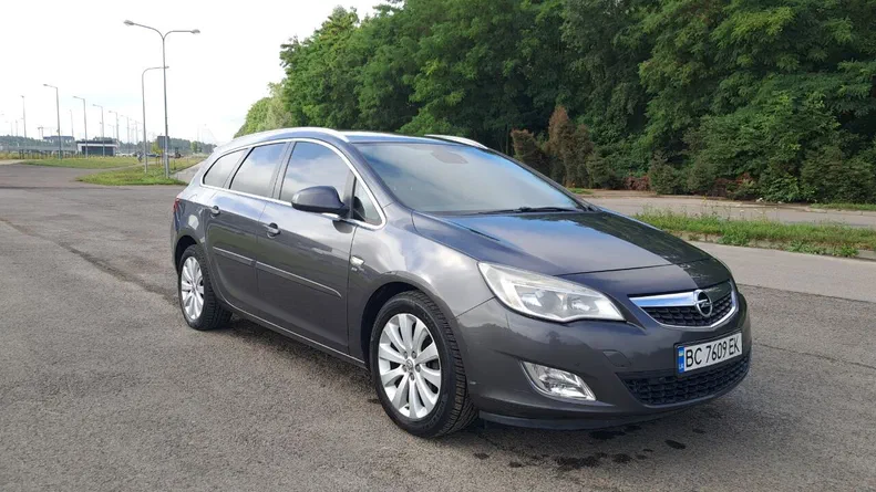 Opel Astra 2011 - 2
