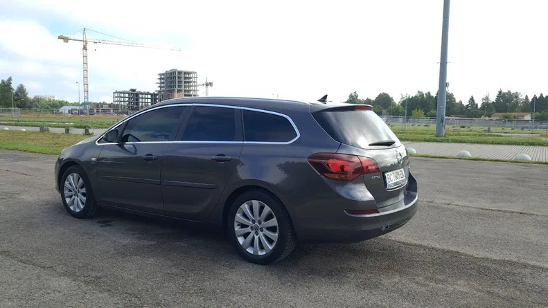 Opel Astra 2011 - 8