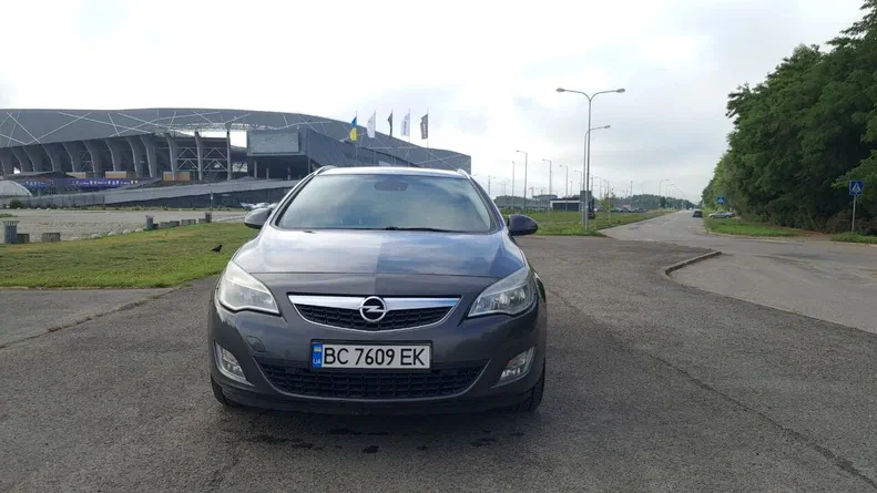 Opel Astra 2011 - 0