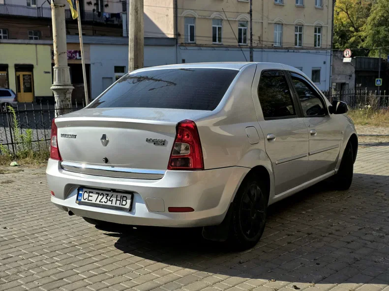 Renault Logan 2011 - 6