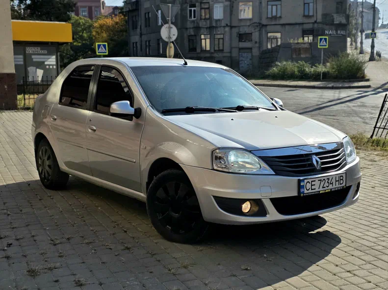 Renault Logan 2011 - 1