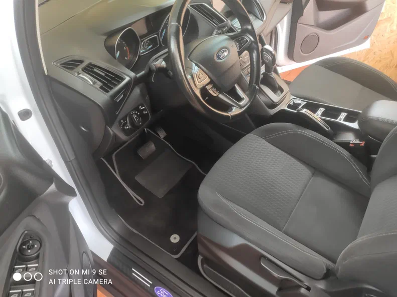 Ford C-MAX 2016 - 19