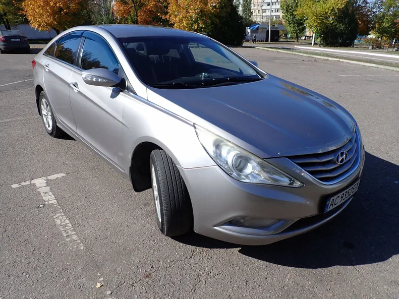 Hyundai Sonata 2010 - 1