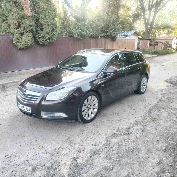 Opel Insignia 2011 - 1