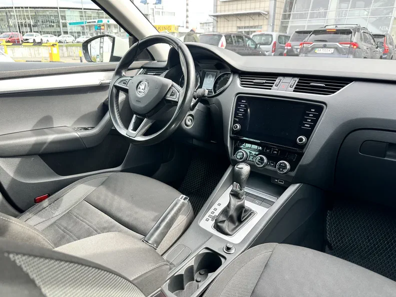 Skoda Octavia 2018 - 21
