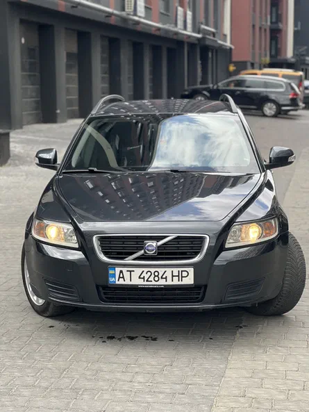 Volvo V50 2010 - 11