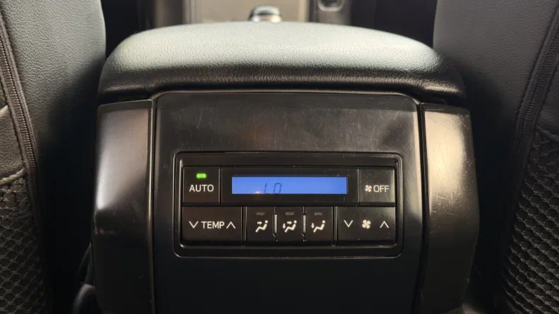 Toyota Land Cruiser Prado 2017 - 17