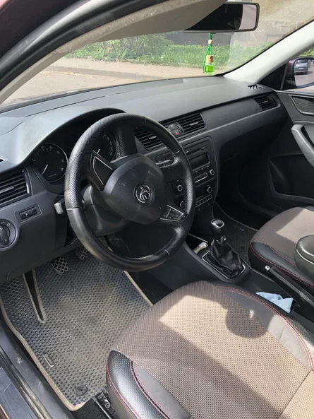 Skoda Rapid 2013 - 10