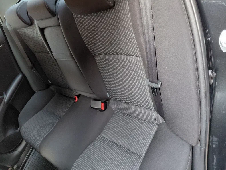 Toyota Avensis 2010 - 11