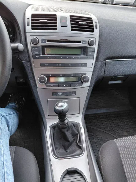 Toyota Avensis 2010 - 13