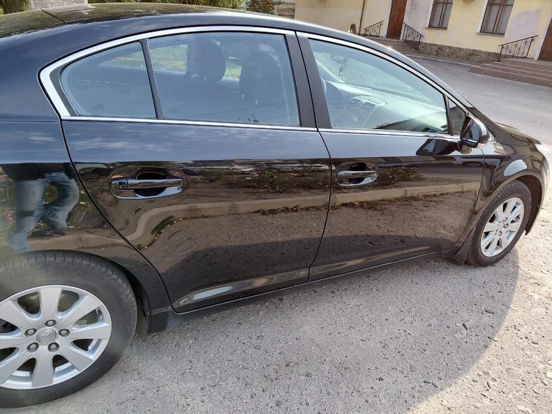 Toyota Avensis 2010 - 19