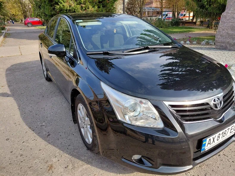Toyota Avensis 2010 - 3