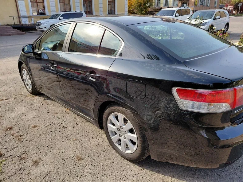 Toyota Avensis 2010 - 6