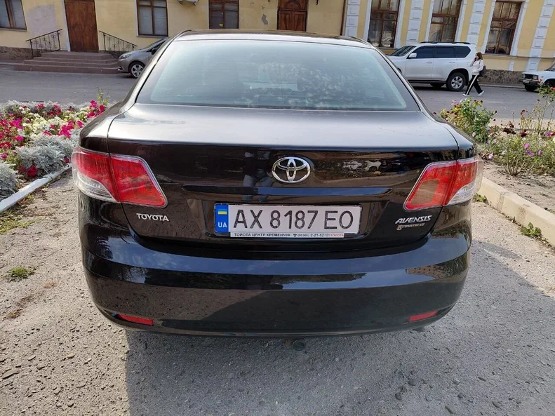 Toyota Avensis 2010 - 16