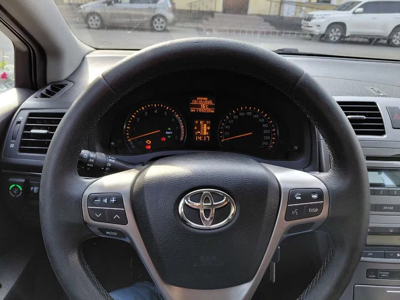 Toyota Avensis 2010 - 12