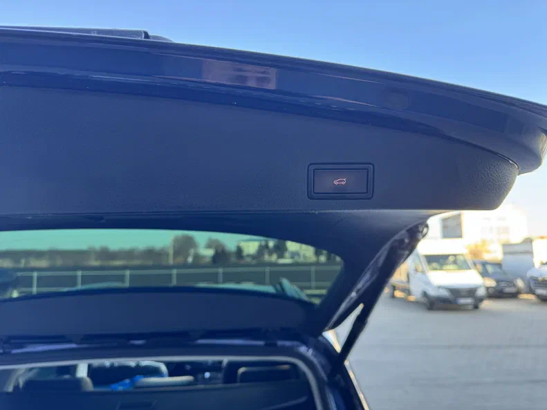 Volkswagen Touareg 2013 - 24