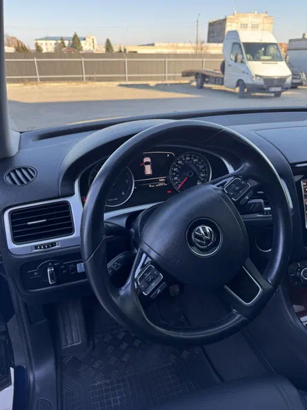 Volkswagen Touareg 2013 - 15