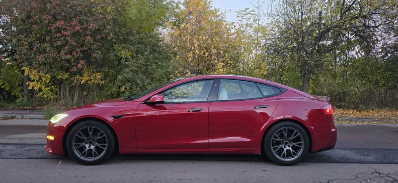 Tesla Model S 2021 - 6