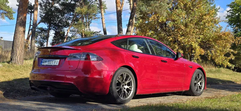 Tesla Model S 2021 - 10