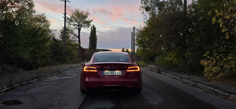 Tesla Model S 2021 - 8
