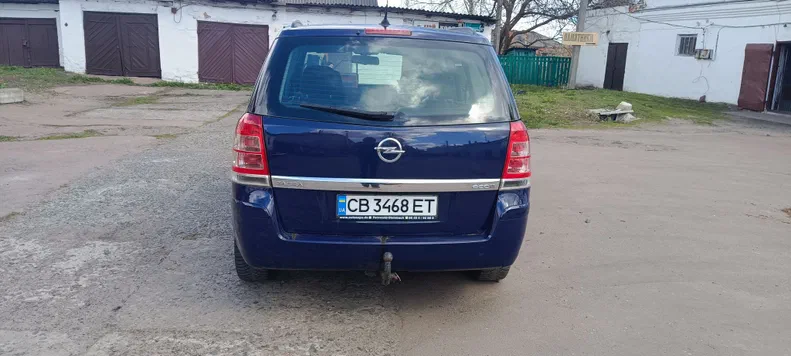 Opel Zafira 2012 - 4