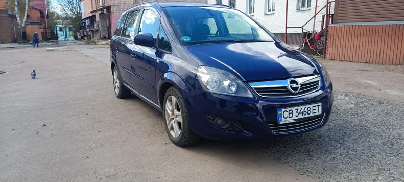 Opel Zafira 2012 - 0