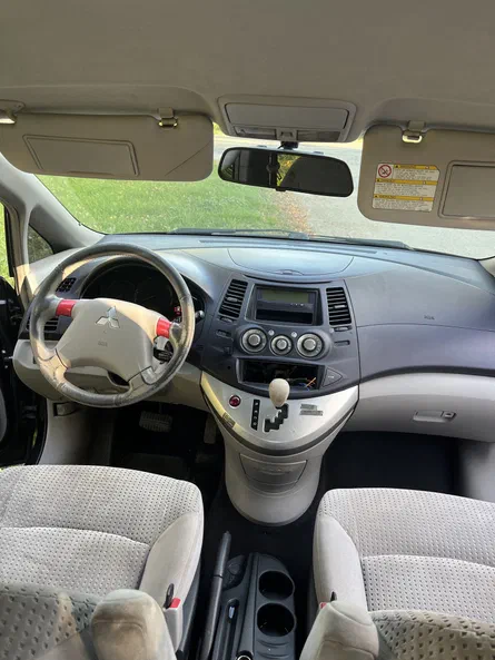 Mitsubishi Grandis 2004 - 4