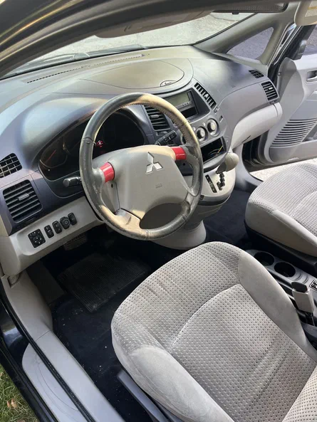 Mitsubishi Grandis 2004 - 5