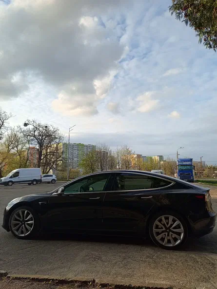 Tesla Model 3 2018 - 11
