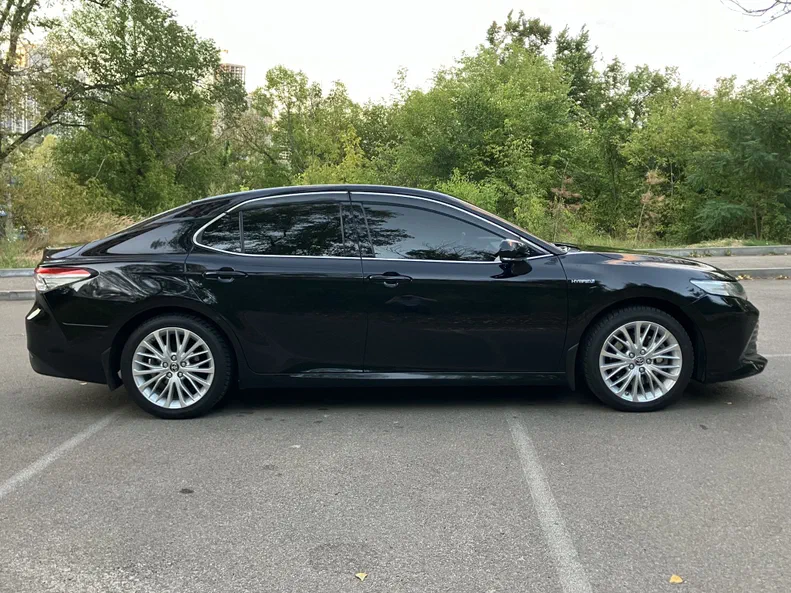 Toyota Camry 2020 - 9