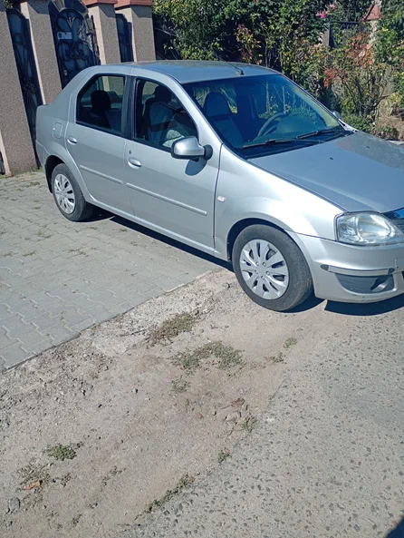 Renault Logan 2012 - 1