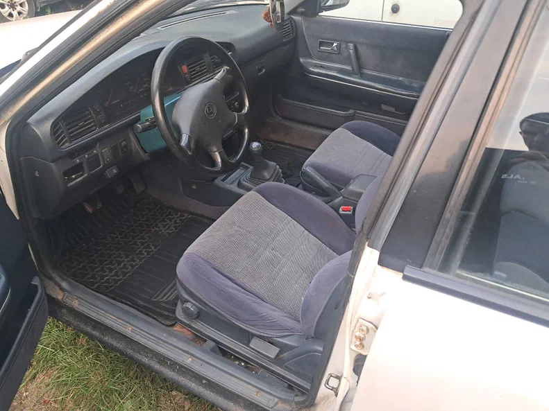 Mazda 626 1991 - 4