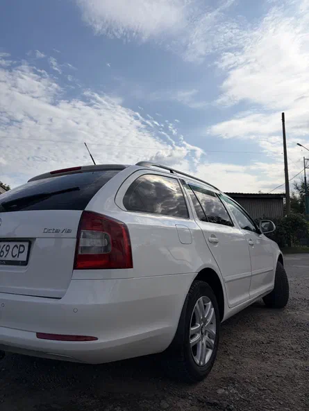 Skoda Octavia 2011 - 18