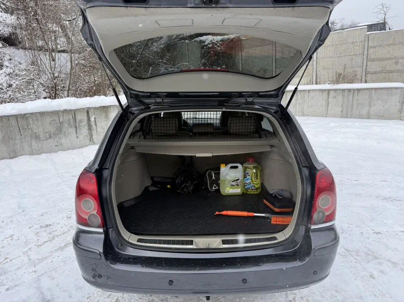 Toyota Avensis 2007 - 9