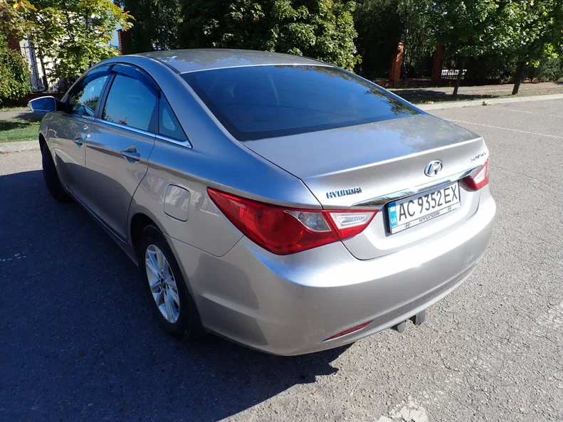 Hyundai Sonata 2010 - 5