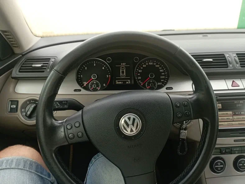 Volkswagen Passat 2009 - 3
