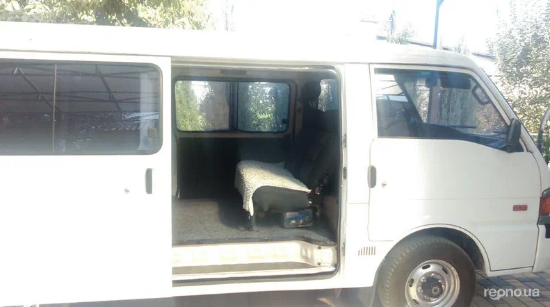 Mazda E-Series 1998 - 6