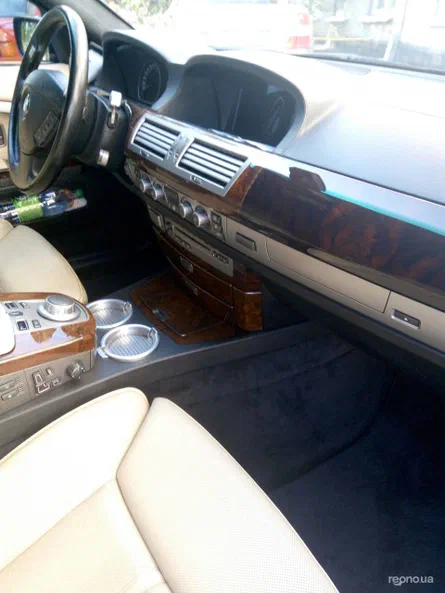 BMW 7 серія 2005 - 7