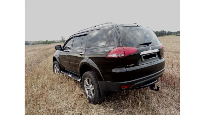 Mitsubishi Pajero Sport 2013 - 9