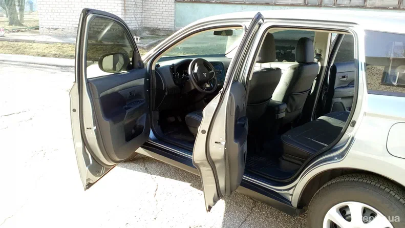 Mitsubishi Outlander 2014