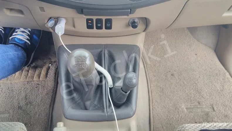 Toyota Fortuner 2011 - 5