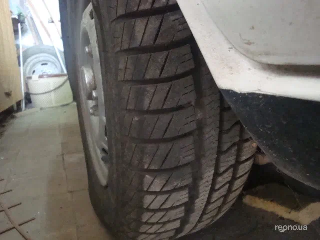 Mazda Familia 1985 - 8