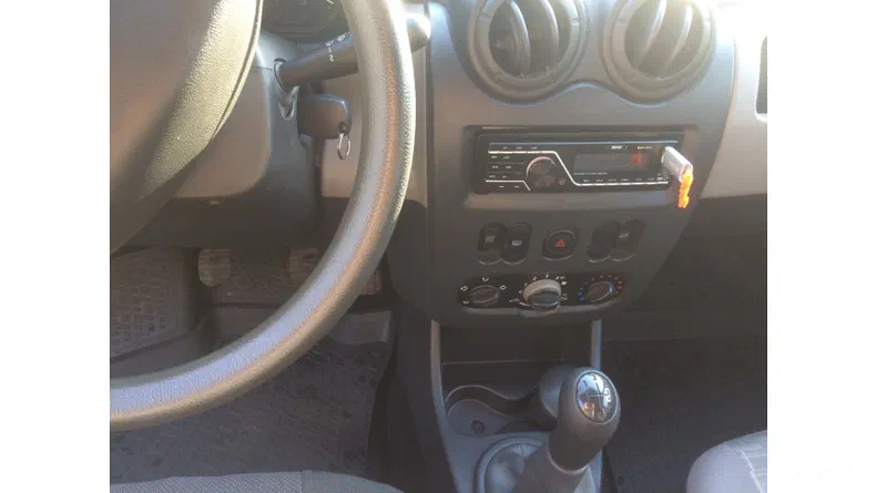 Renault Sandero 2012