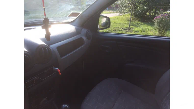 Renault Sandero 2012 - 7