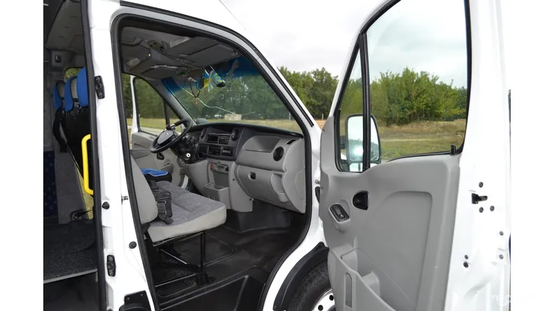 Renault Master пасс. 2010 - 7