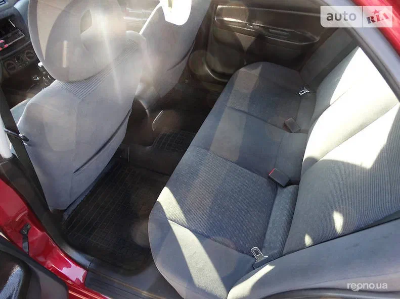 Mitsubishi Lancer 2005 - 7