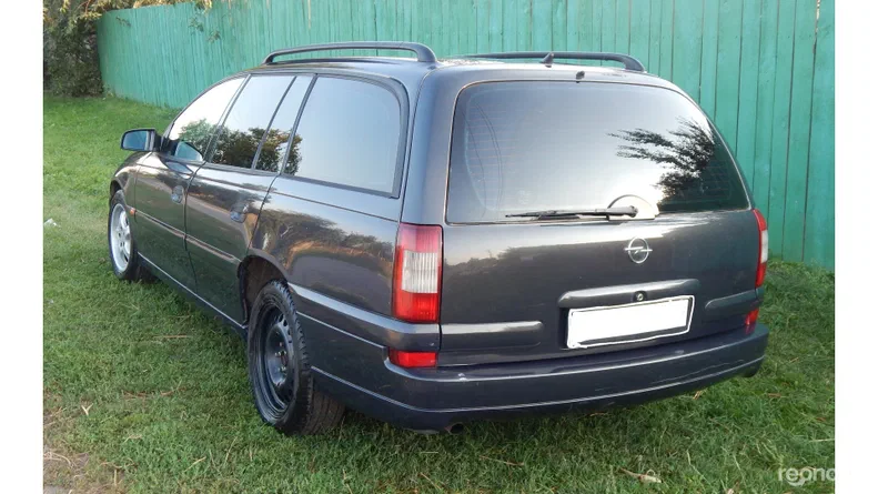 Opel Omega 2000