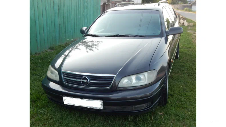 Opel Omega 2000